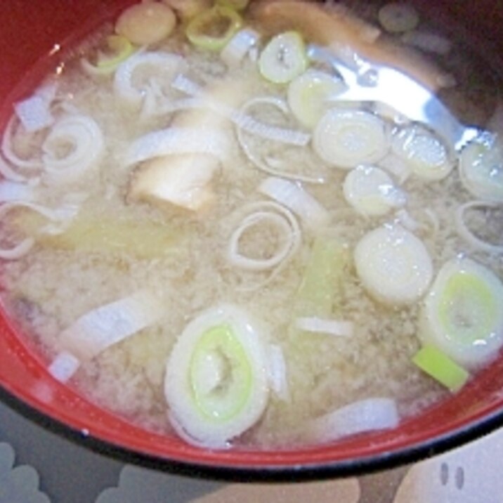 和朝食！しいたけと茄子と白ネギのお味噌汁♡